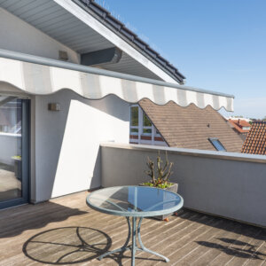 Mittelstraße 4, Moderne 3-Zimmer-Eigentumswohnung mit großer Dachterrasse, Aufzug und Garage.